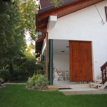 Schmidt Apartment